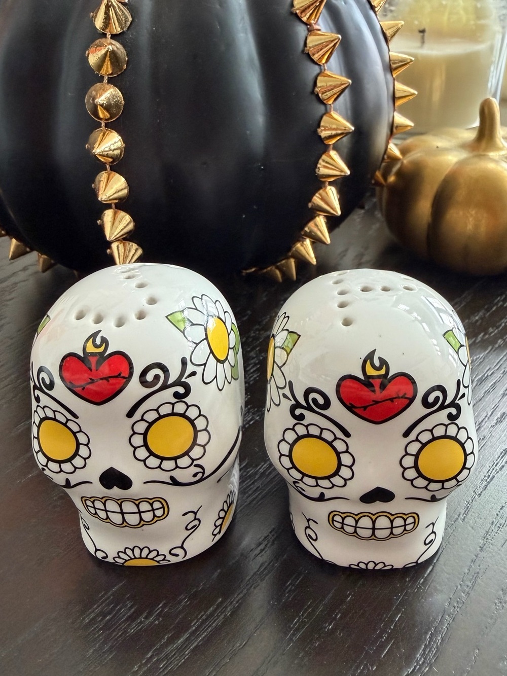 Vintage Sourpuss Ceramic Sugar Skull Salt & Pepper Shaker Set (NWOT)